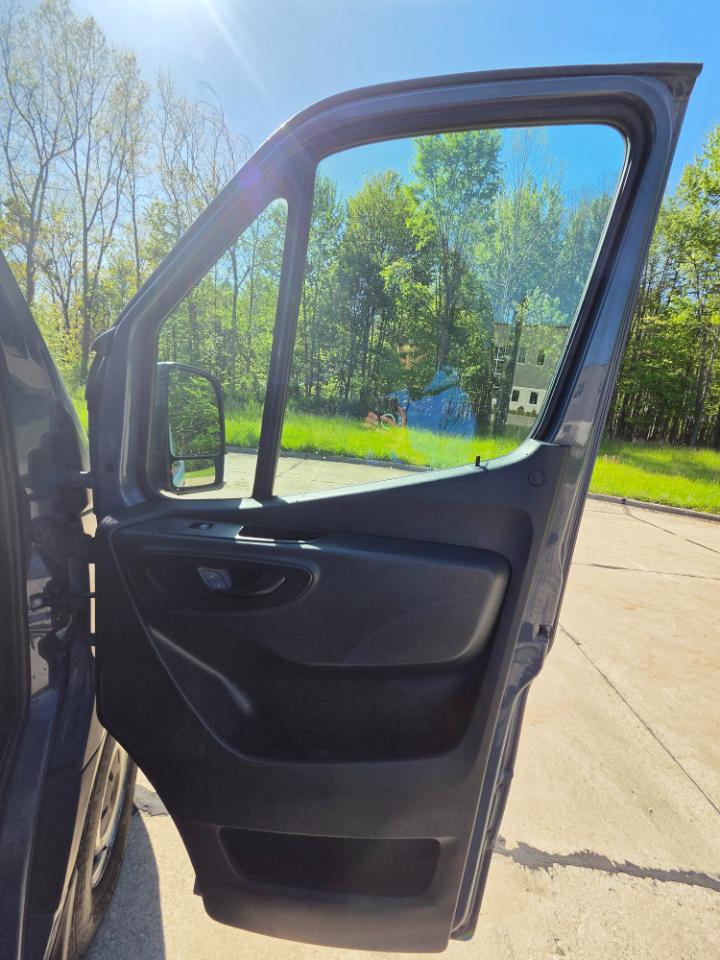 Mercedes-Benz Sprinter Van 2500 High Roof V6 170" RWD 2019