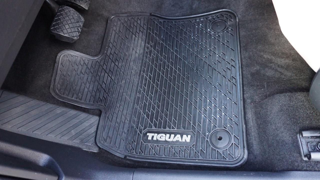 Volkswagen Tiguan 2.0T SEL R-Line Black FWD 2019