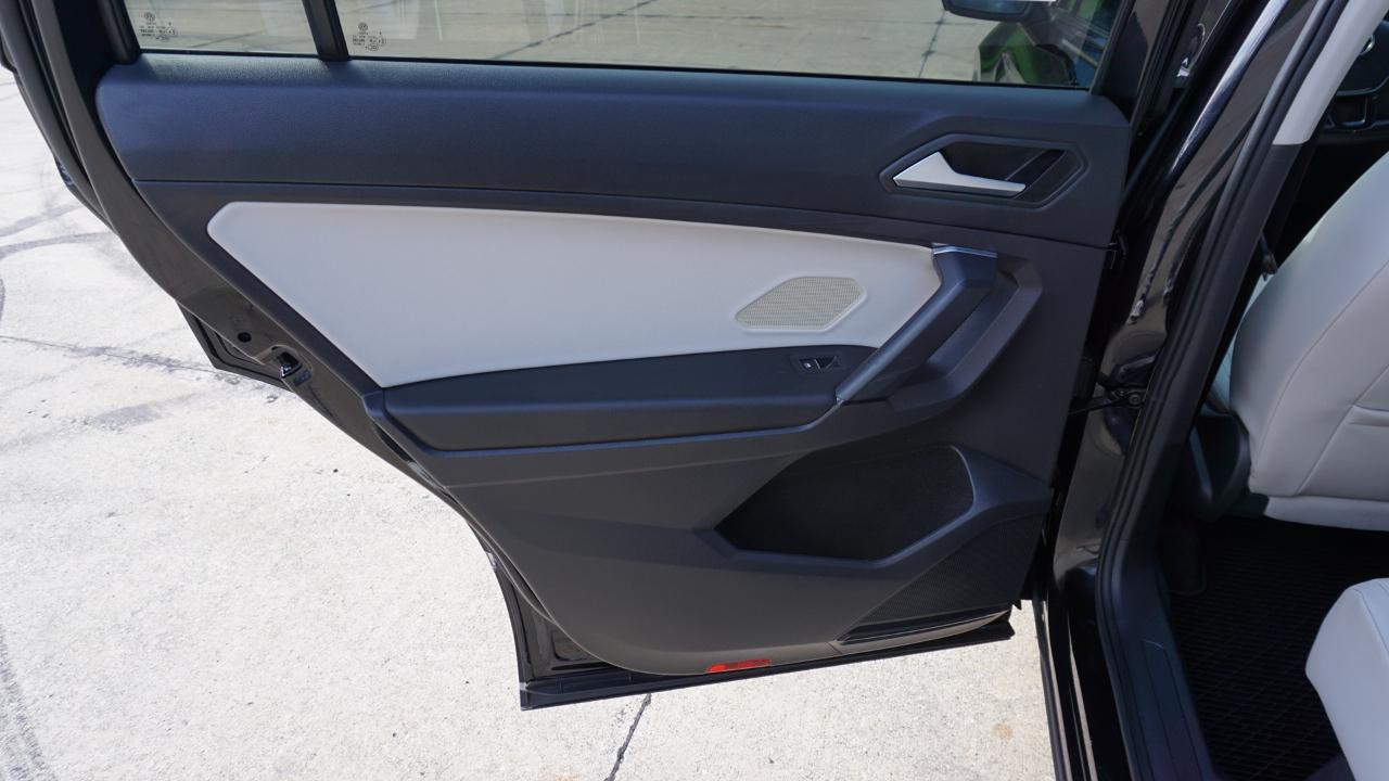 Volkswagen Tiguan 2.0T SEL R-Line Black FWD 2019