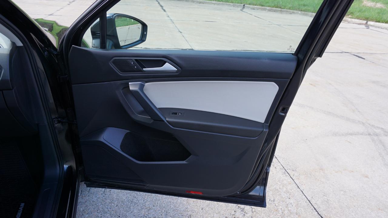 Volkswagen Tiguan 2.0T SEL R-Line Black FWD 2019