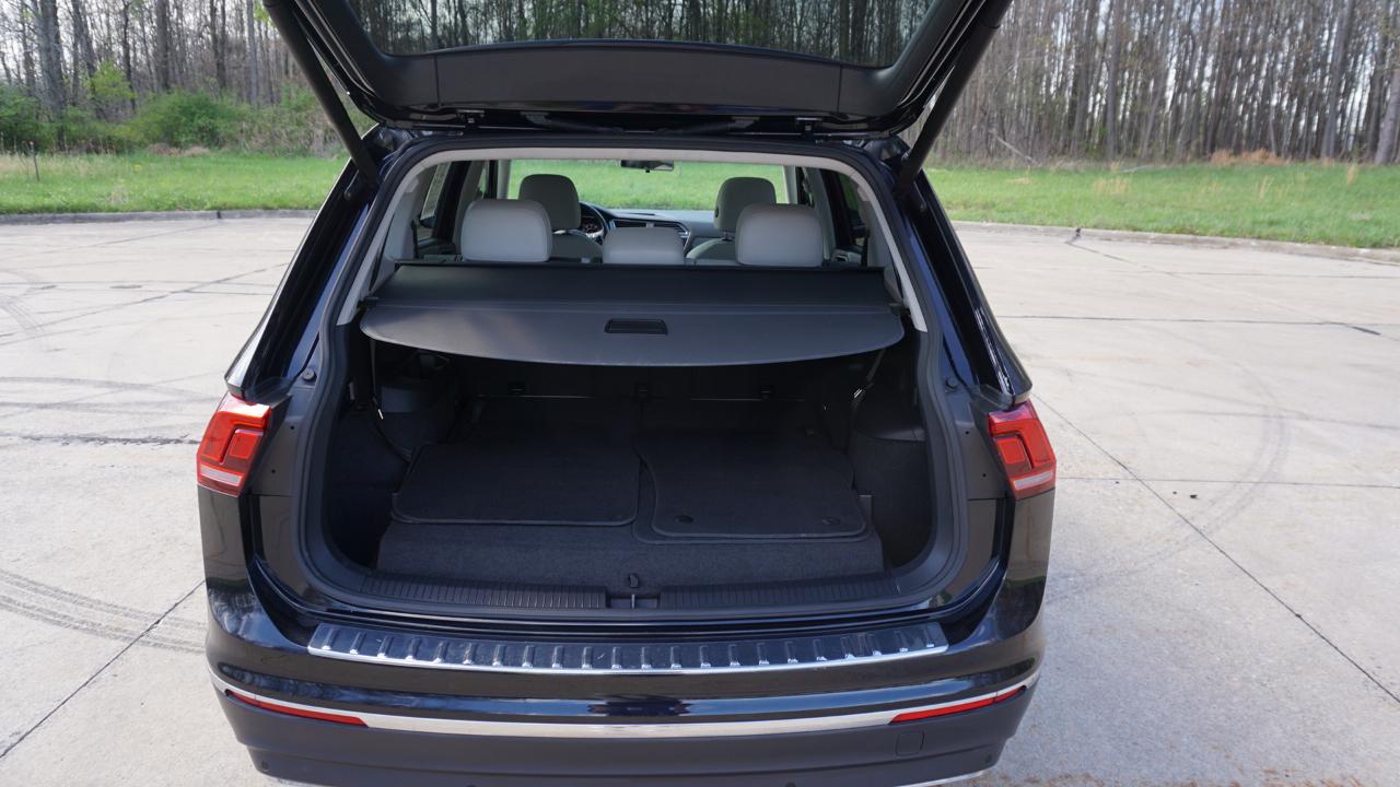 Volkswagen Tiguan 2.0T SEL R-Line Black FWD 2019