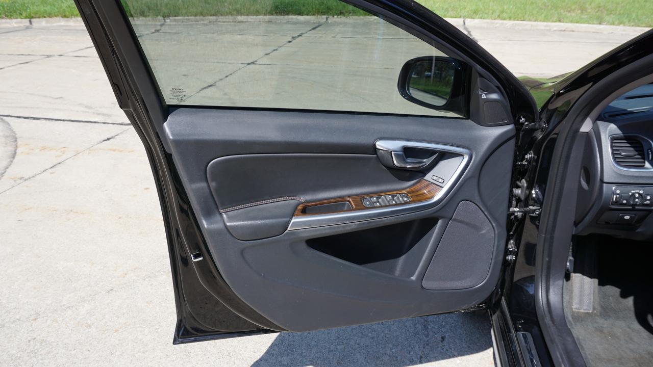 Volvo V60 Cross Country 4dr Wgn T5 AWD 2016