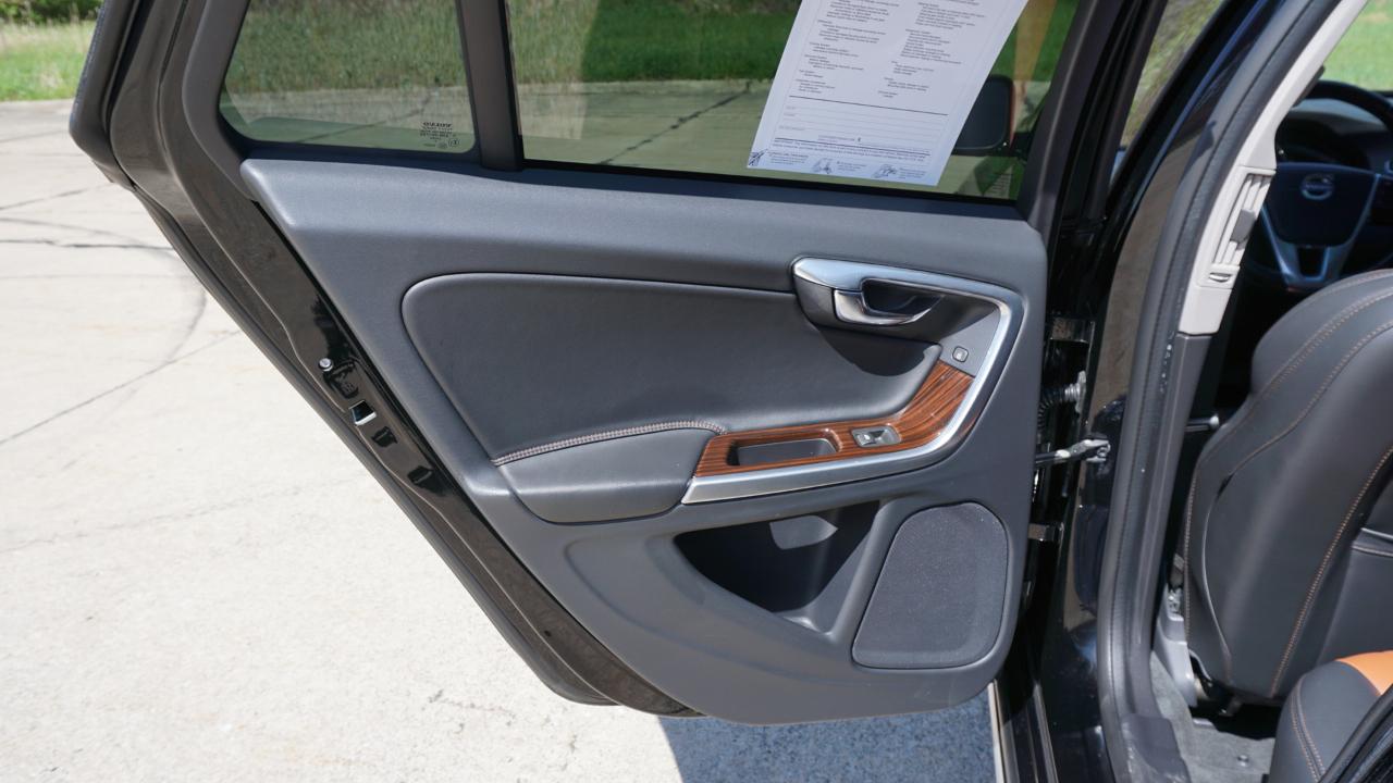 Volvo V60 Cross Country 4dr Wgn T5 AWD 2016