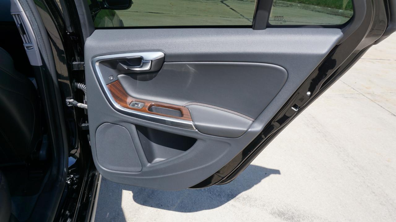 Volvo V60 Cross Country 4dr Wgn T5 AWD 2016