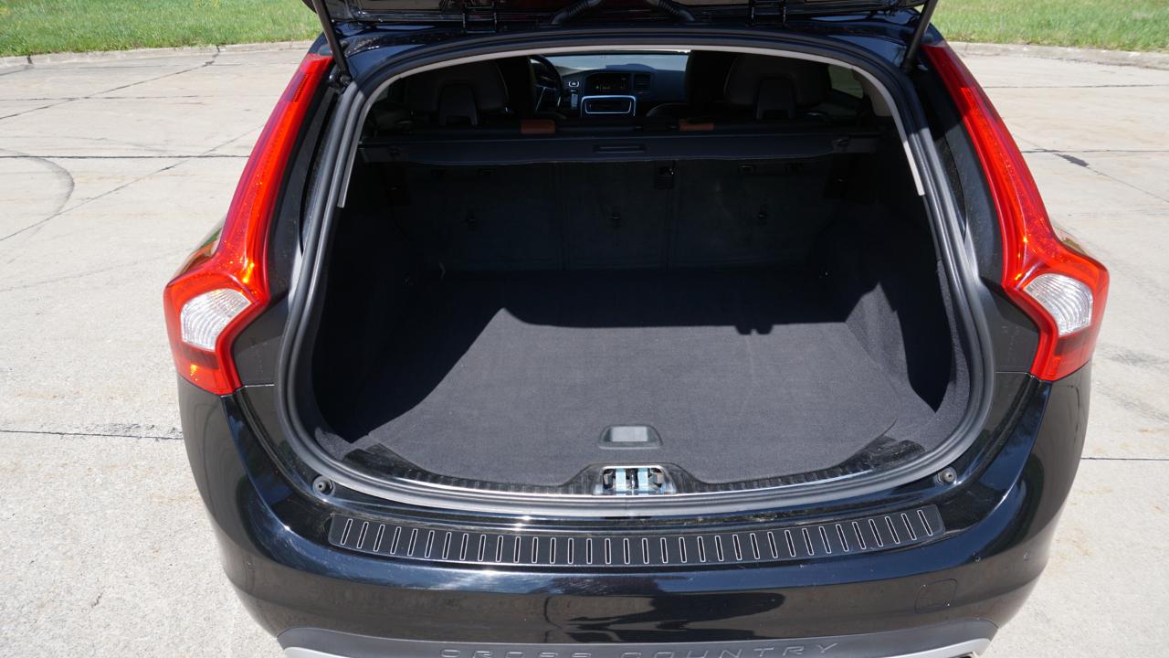 Volvo V60 Cross Country 4dr Wgn T5 AWD 2016