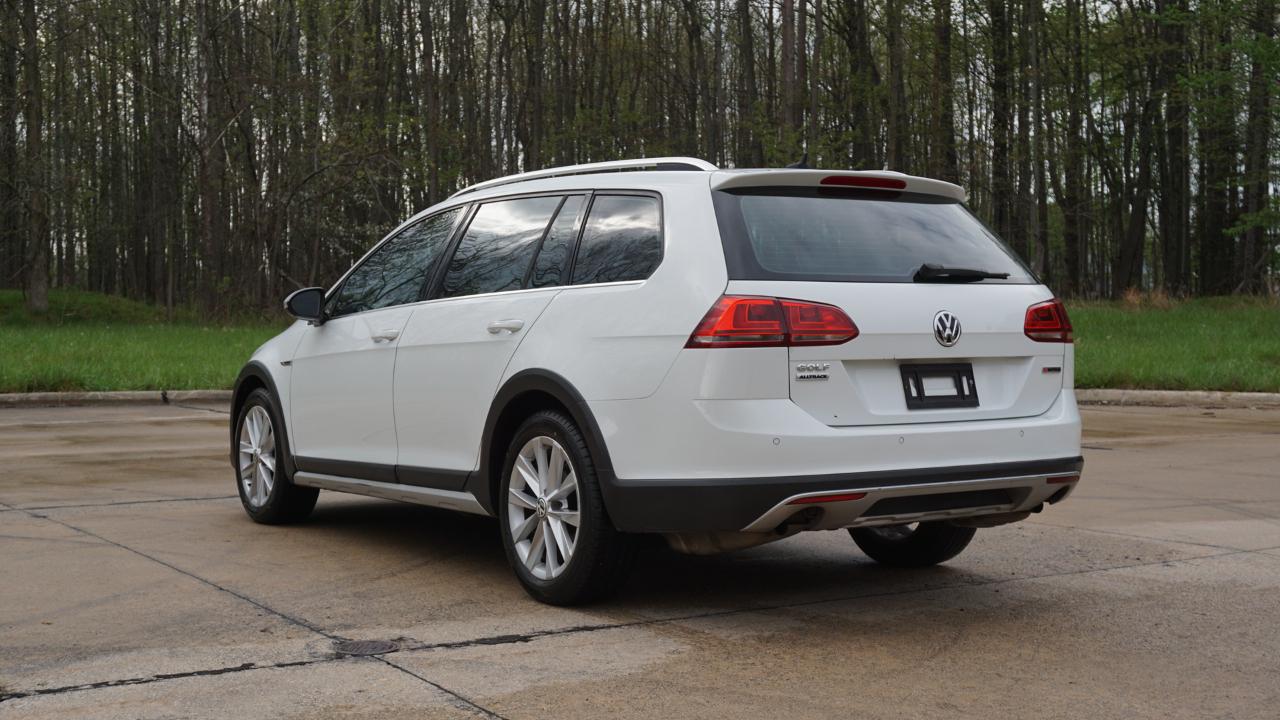 Volkswagen Golf Alltrack 1.8T SE DSG 2017