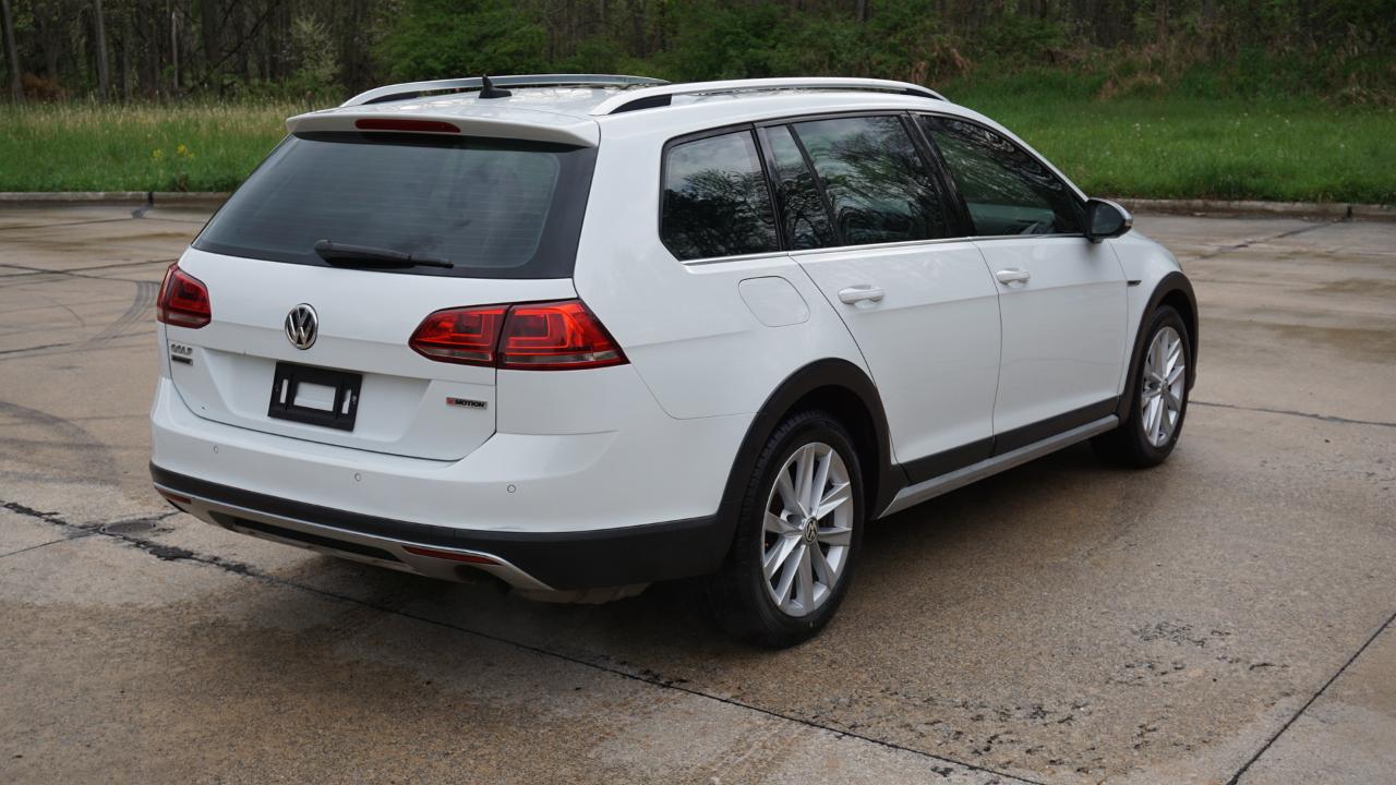 Volkswagen Golf Alltrack 1.8T SE DSG 2017