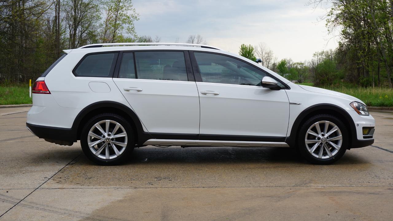 Volkswagen Golf Alltrack 1.8T SE DSG 2017