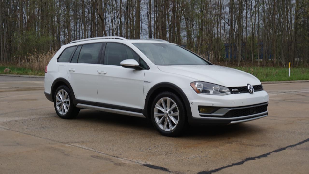 Volkswagen Golf Alltrack 1.8T SE DSG 2017