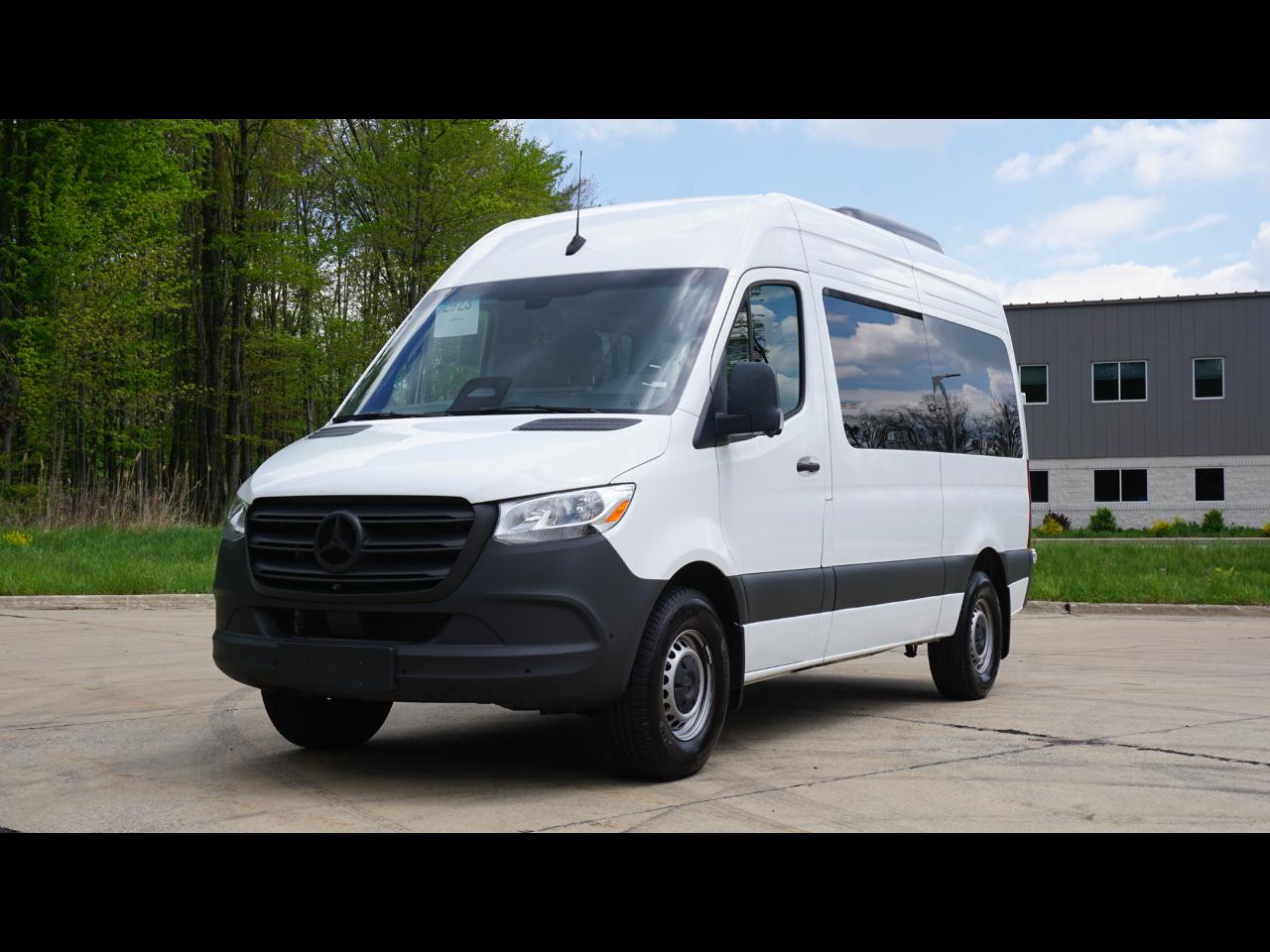 Mercedes-Benz Sprinter Passenger Van 2500 Standard Roof I4 Diesel 144" RWD 2025