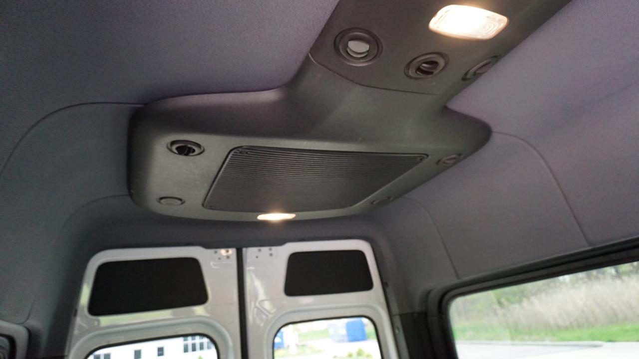 Mercedes-Benz Sprinter Passenger Van 2500 Standard Roof I4 Diesel 144" RWD 2025