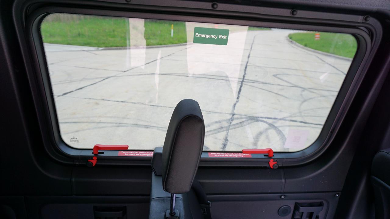 Mercedes-Benz Sprinter Passenger Van 2500 Standard Roof I4 Diesel 144" RWD 2025