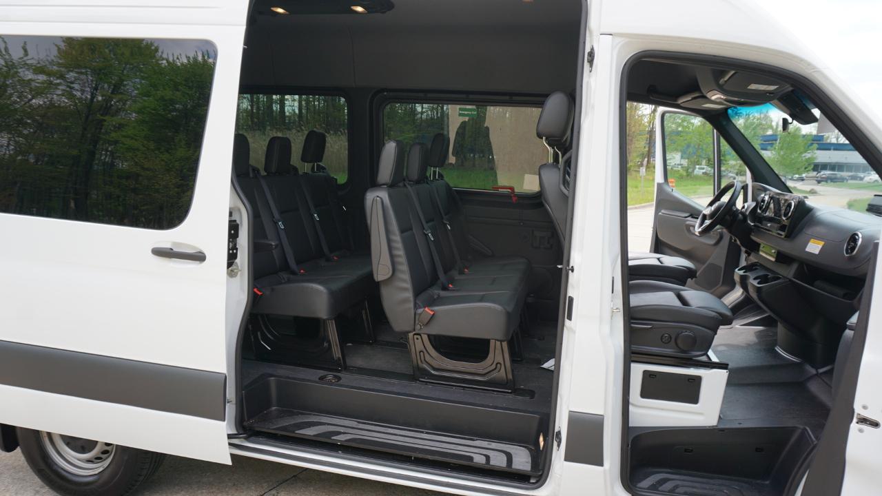 Mercedes-Benz Sprinter Passenger Van 2500 Standard Roof I4 Diesel 144" RWD 2025