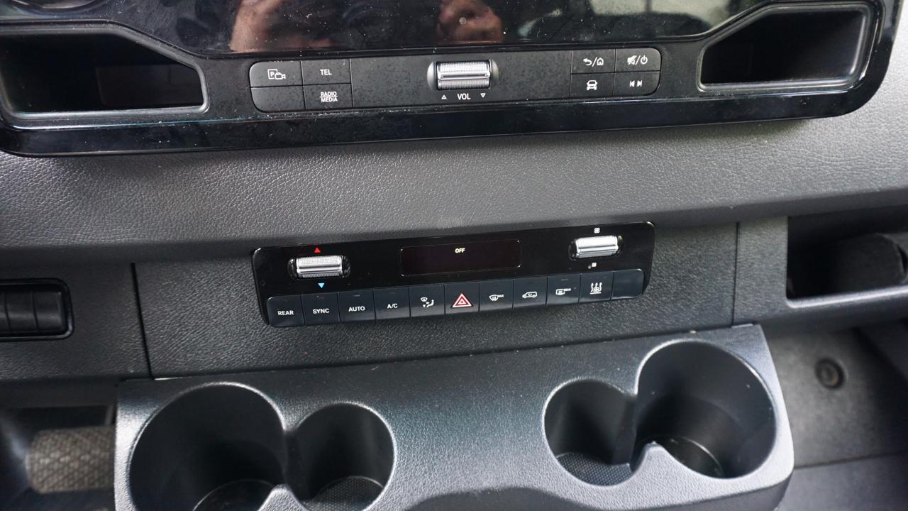 Mercedes-Benz Sprinter Passenger Van 2500 Standard Roof I4 Diesel 144" RWD 2025