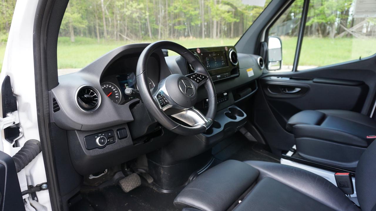 Mercedes-Benz Sprinter Passenger Van 2500 Standard Roof I4 Diesel 144" RWD 2025