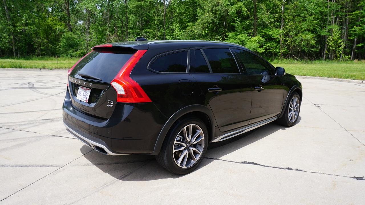 Volvo V60 Cross Country 4dr Wgn T5 AWD 2016