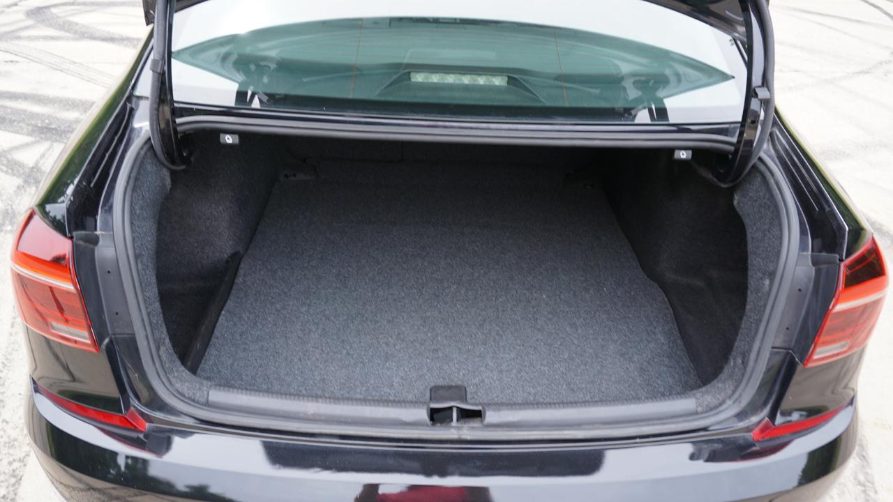 Volkswagen Passat 1.8T SE Auto 2017