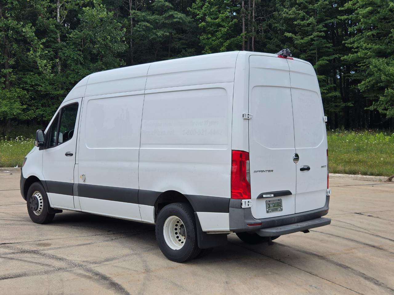 Freightliner Sprinter Van 3500 High Roof V6 144" RWD 2019