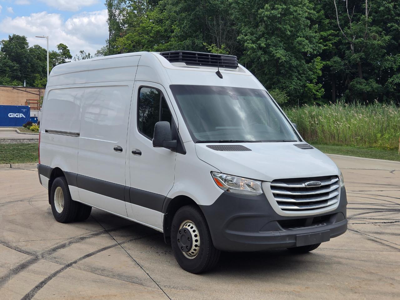 Freightliner Sprinter Van 3500 High Roof V6 144" RWD 2019