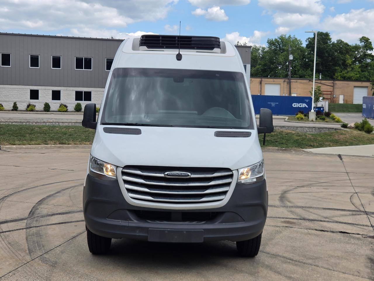 Freightliner Sprinter Van 3500 High Roof V6 144" RWD 2019