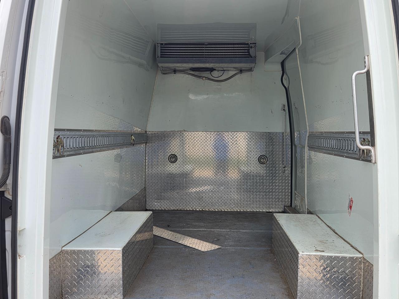 Freightliner Sprinter Van 3500 High Roof V6 144" RWD 2019