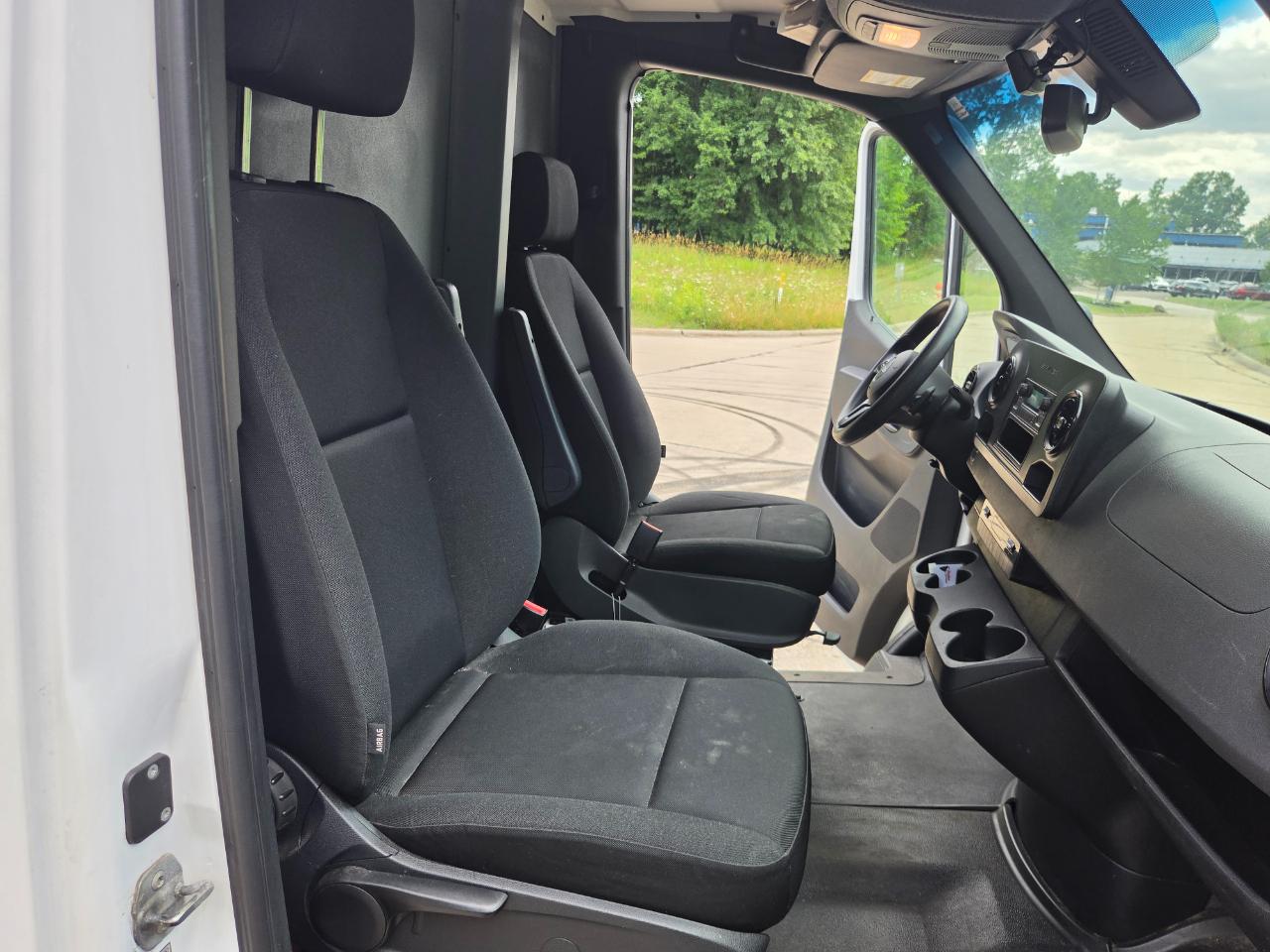Freightliner Sprinter Van 3500 High Roof V6 144" RWD 2019
