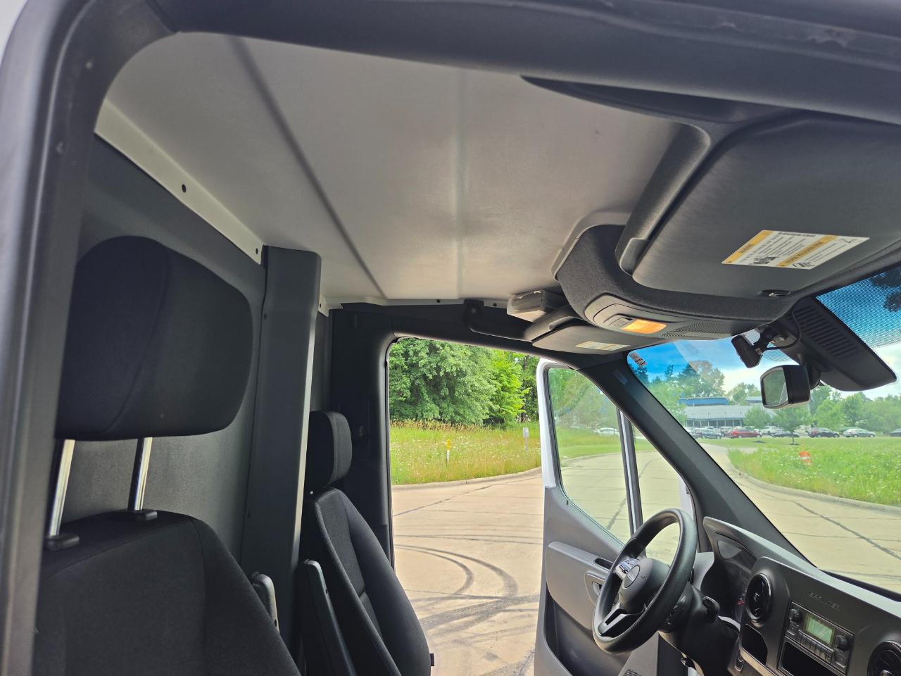 Freightliner Sprinter Van 3500 High Roof V6 144" RWD 2019