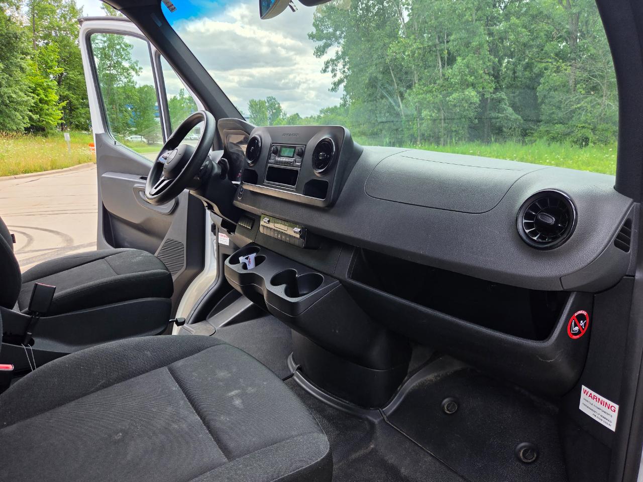 Freightliner Sprinter Van 3500 High Roof V6 144" RWD 2019
