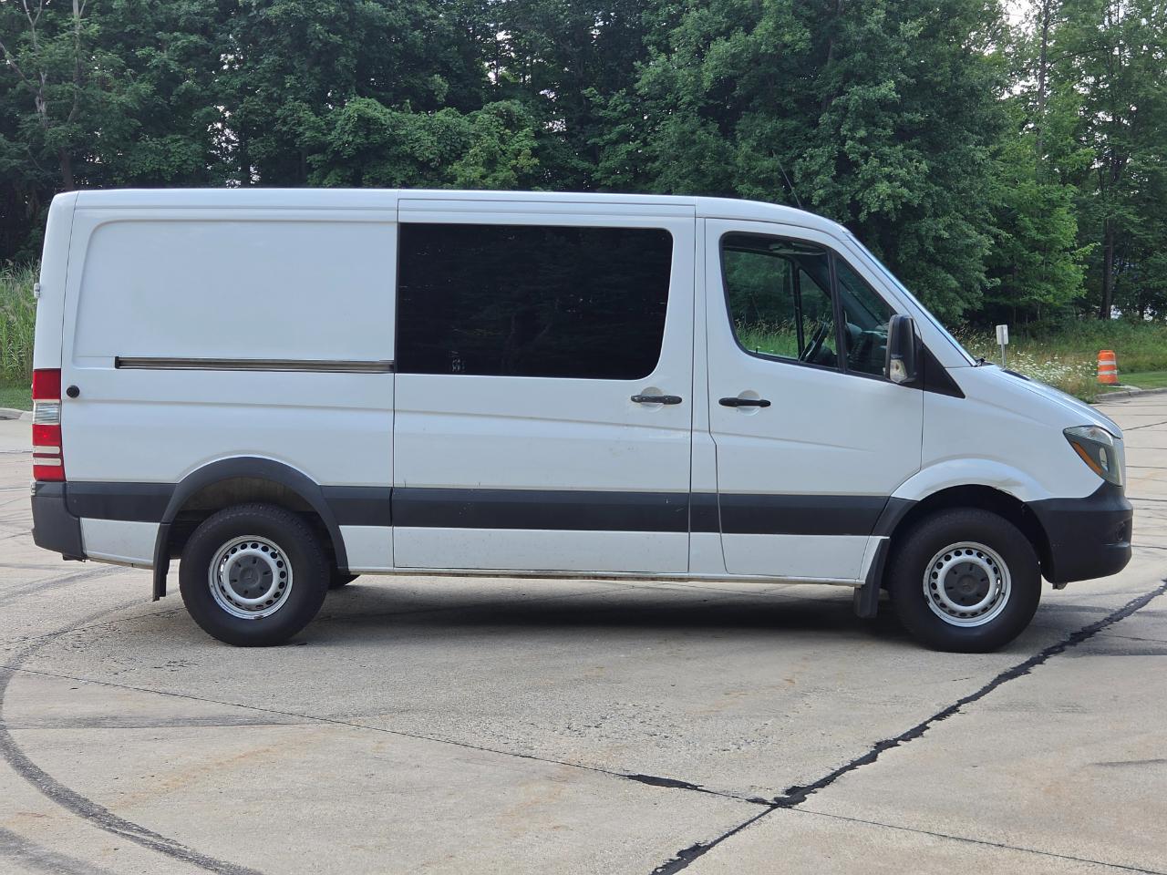 Mercedes-Benz Sprinter Van 2500 Standard Roof V6 144" RWD 2017