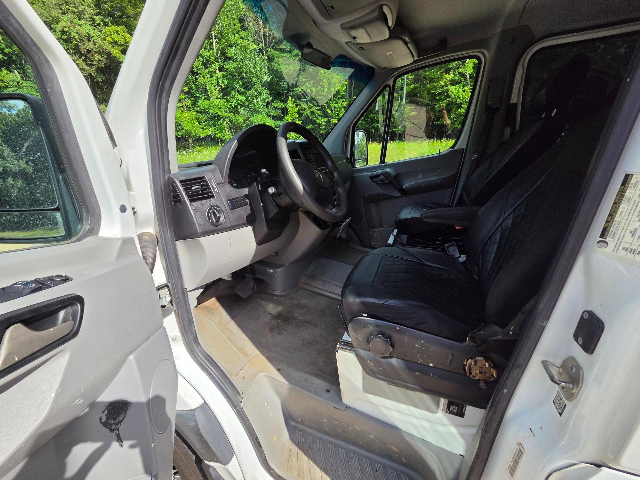 Mercedes-Benz Sprinter Van 2500 Standard Roof V6 144" RWD 2017