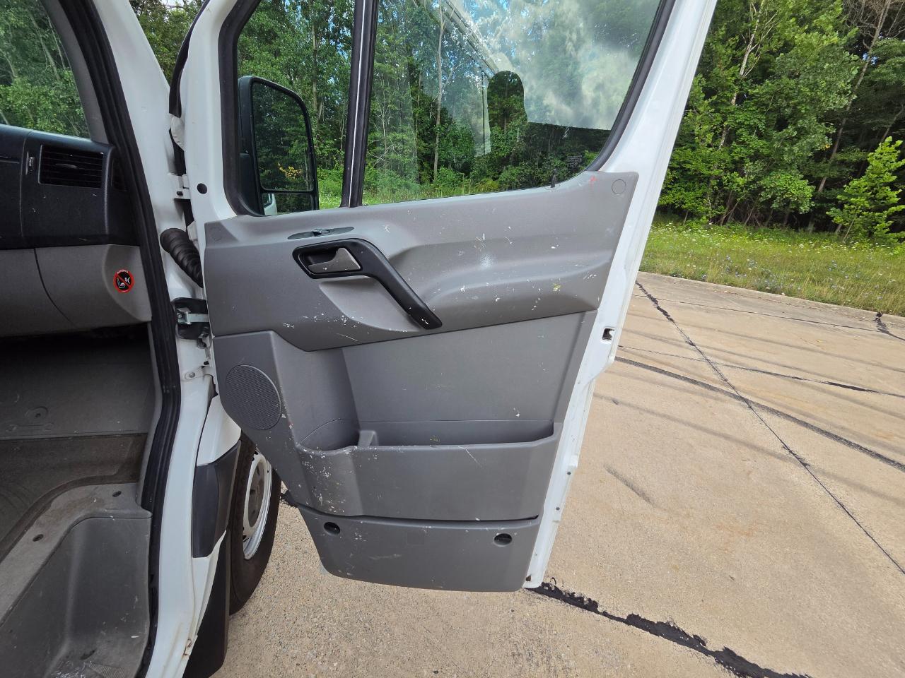 Mercedes-Benz Sprinter Van 2500 Standard Roof V6 144" RWD 2017