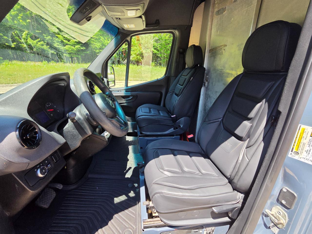 Mercedes-Benz Sprinter Van 2500 High Roof V6 170" RWD 2019