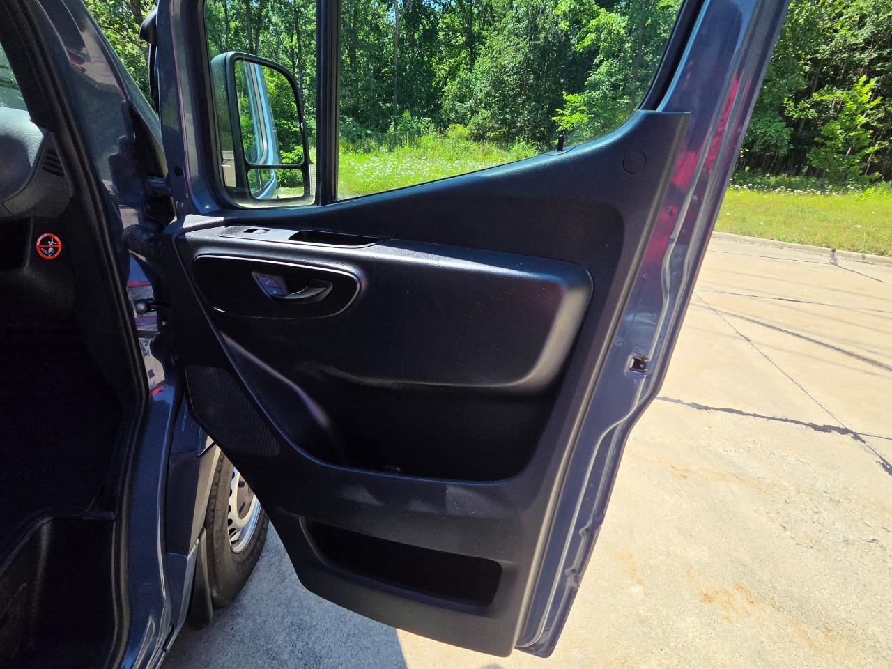 Mercedes-Benz Sprinter Van 2500 High Roof V6 170" RWD 2019