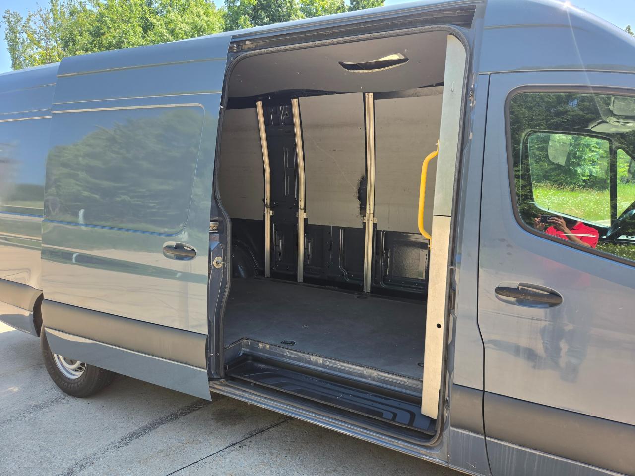 Mercedes-Benz Sprinter Van 2500 High Roof V6 170" RWD 2019