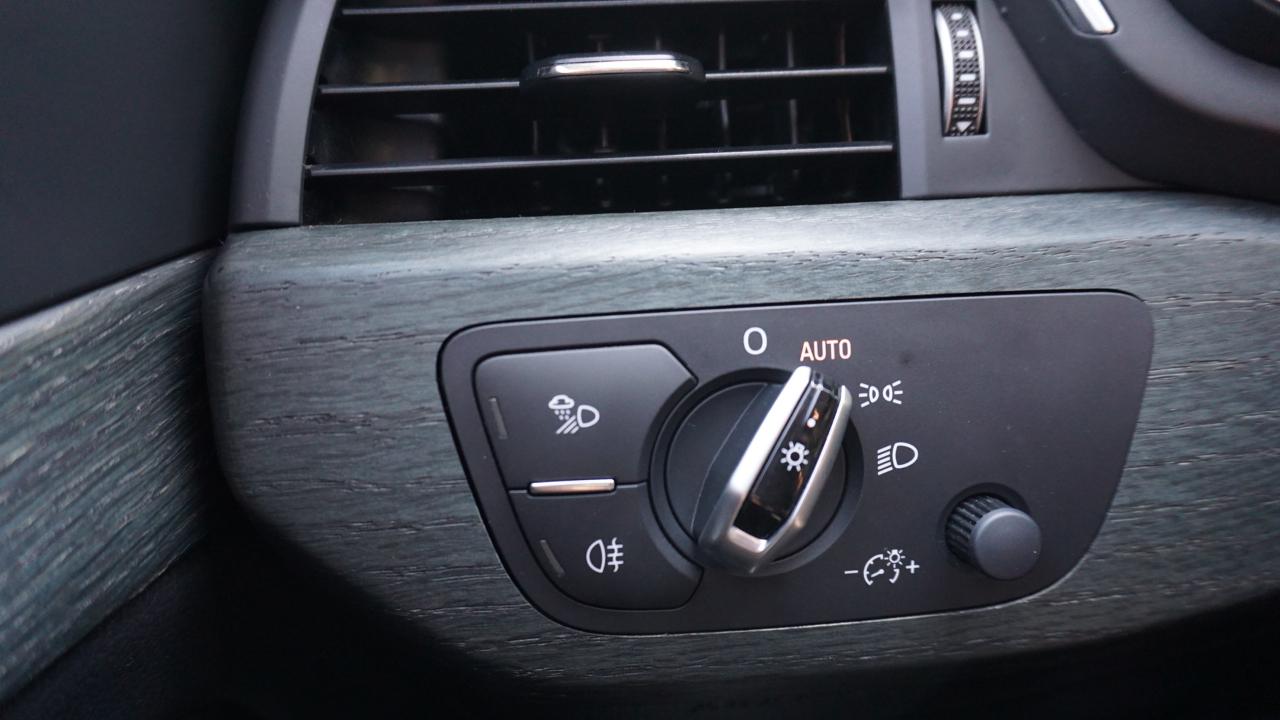 Audi A4 2.0 TFSI Auto Premium Plus quattro AWD 2017