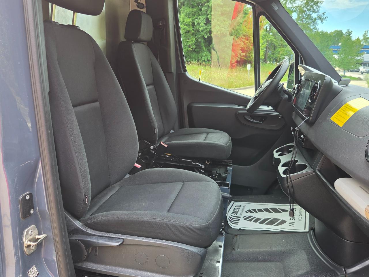 Mercedes-Benz Sprinter Van 2500 High Roof V6 170" RWD 2019