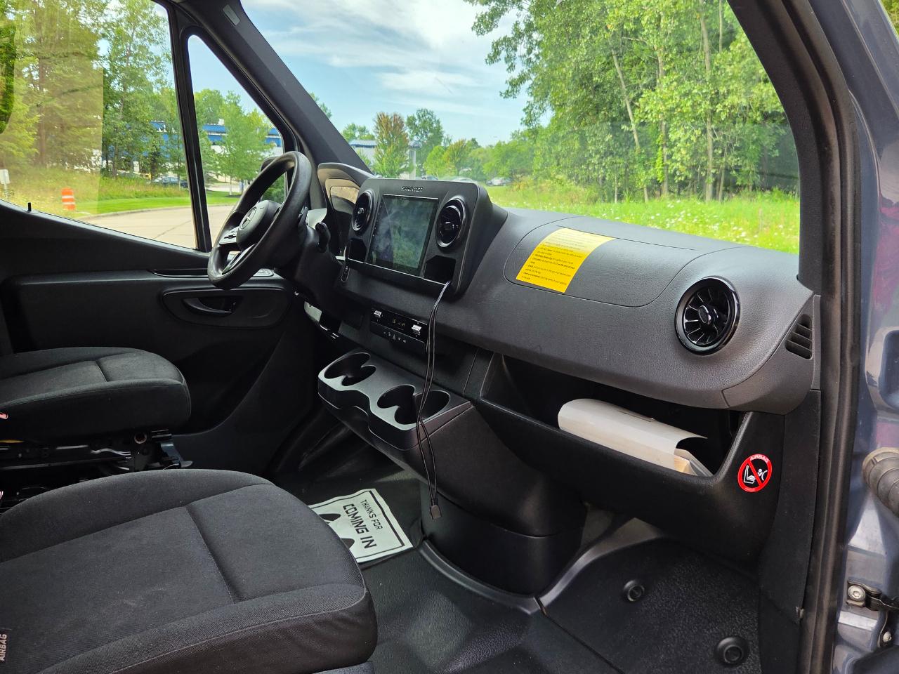 Mercedes-Benz Sprinter Van 2500 High Roof V6 170" RWD 2019