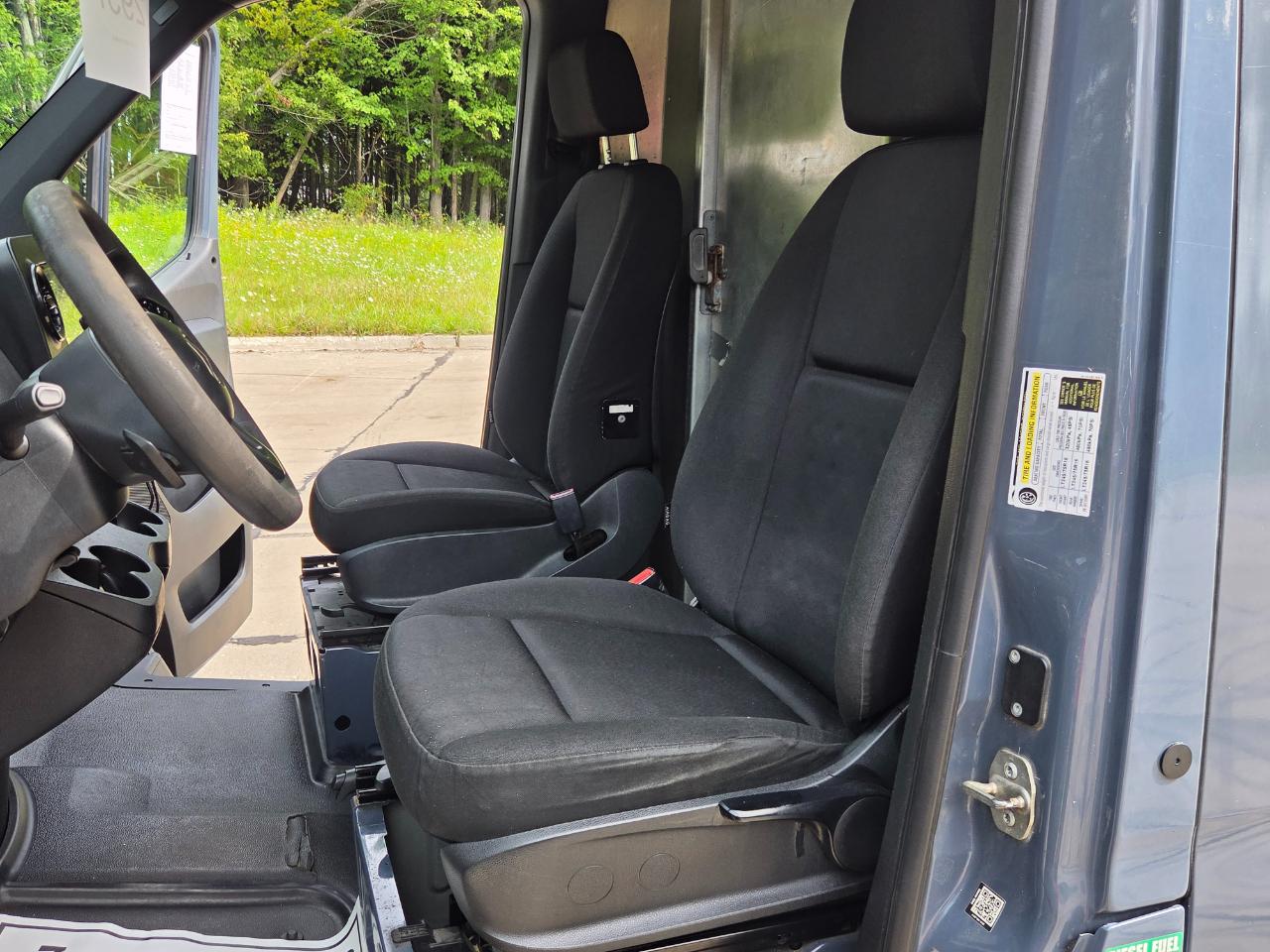 Mercedes-Benz Sprinter Van 2500 High Roof V6 170" RWD 2019