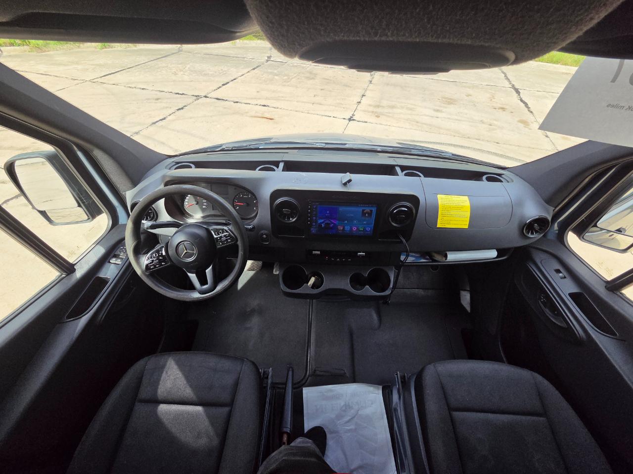 Mercedes-Benz Sprinter Van 2500 High Roof V6 170" RWD 2019