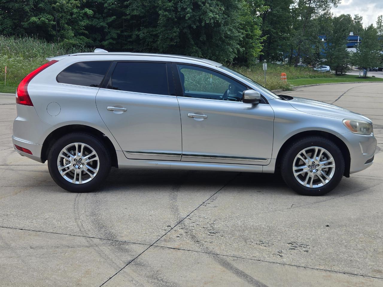 Volvo XC60 2015.5 AWD 4dr T5 2015