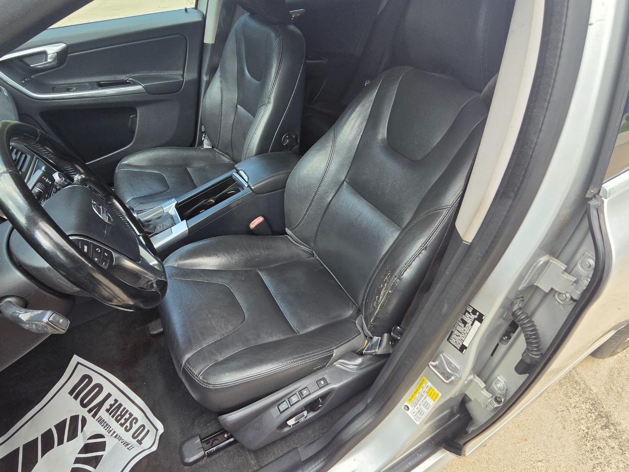 Volvo XC60 2015.5 AWD 4dr T5 2015