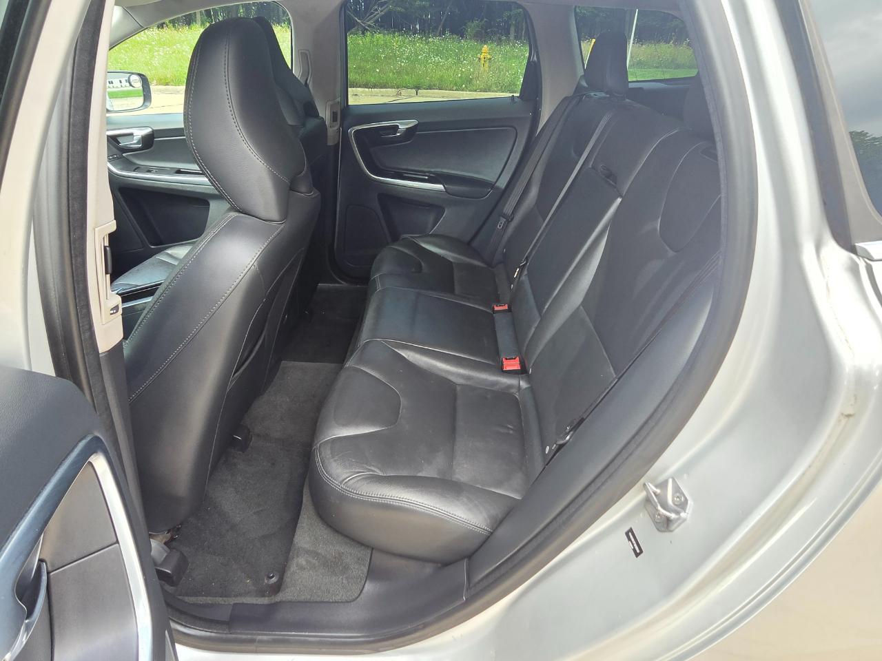 Volvo XC60 2015.5 AWD 4dr T5 2015