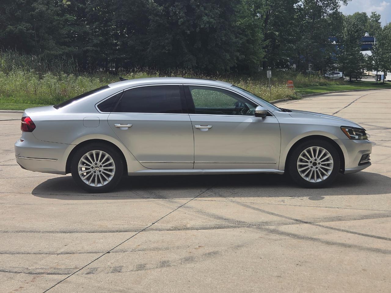 Volkswagen Passat 1.8T SE Auto 2017