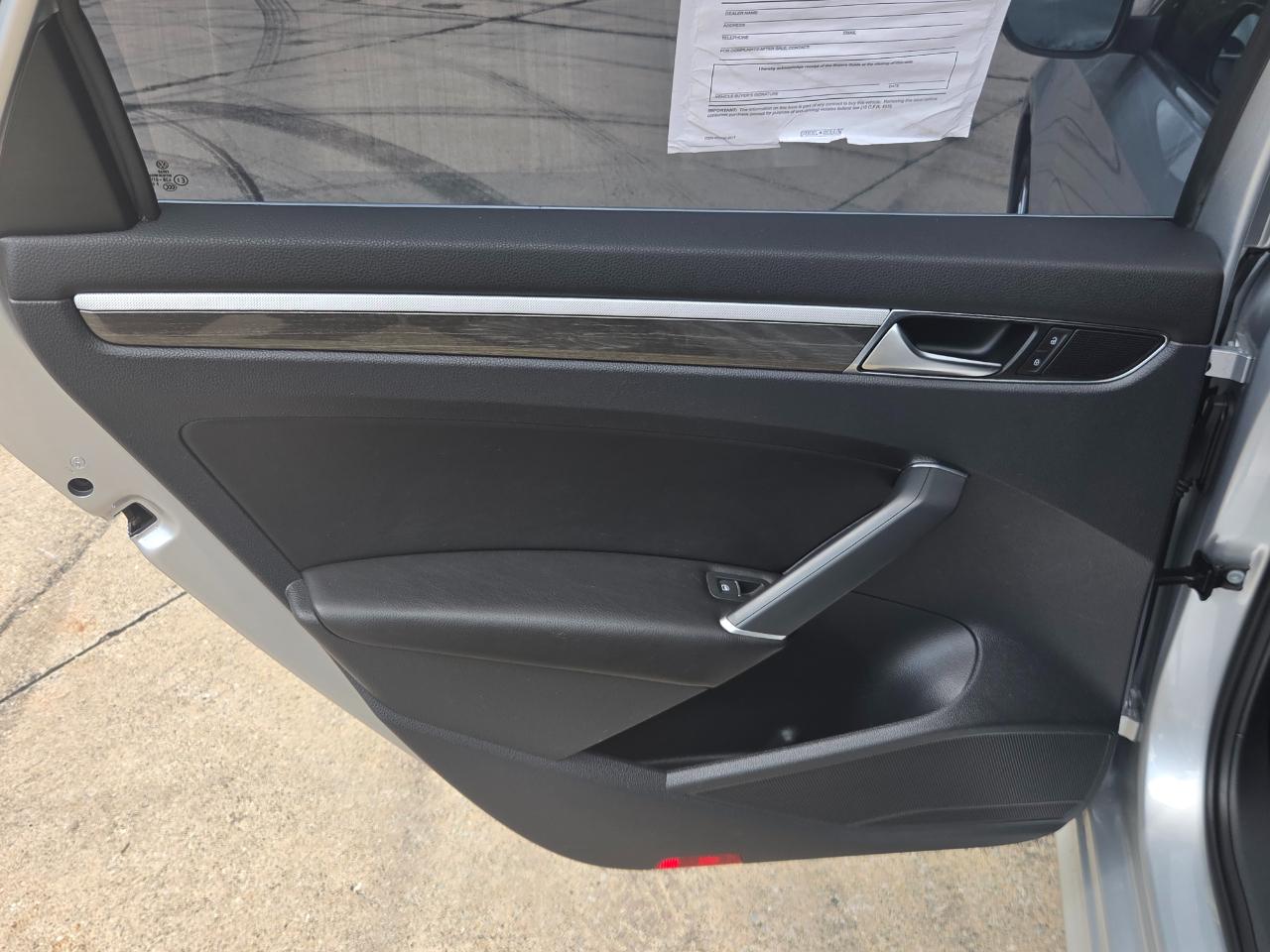 Volkswagen Passat 1.8T SE Auto 2017