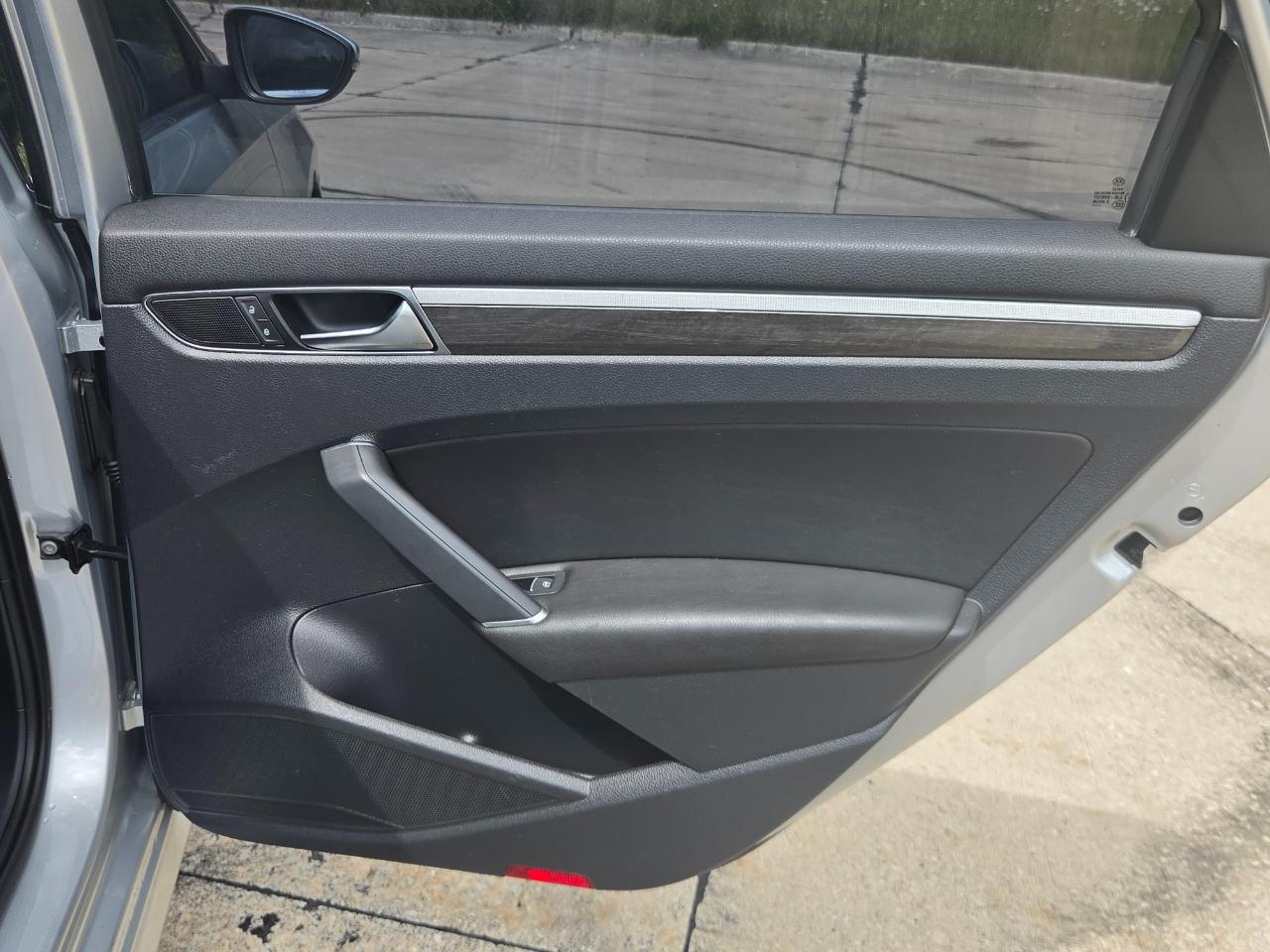 Volkswagen Passat 1.8T SE Auto 2017