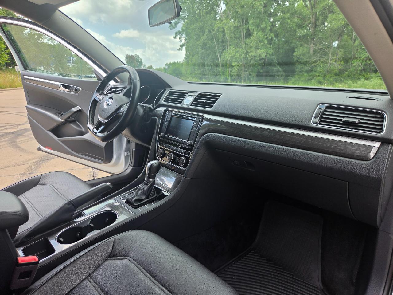 Volkswagen Passat 1.8T SE Auto 2017