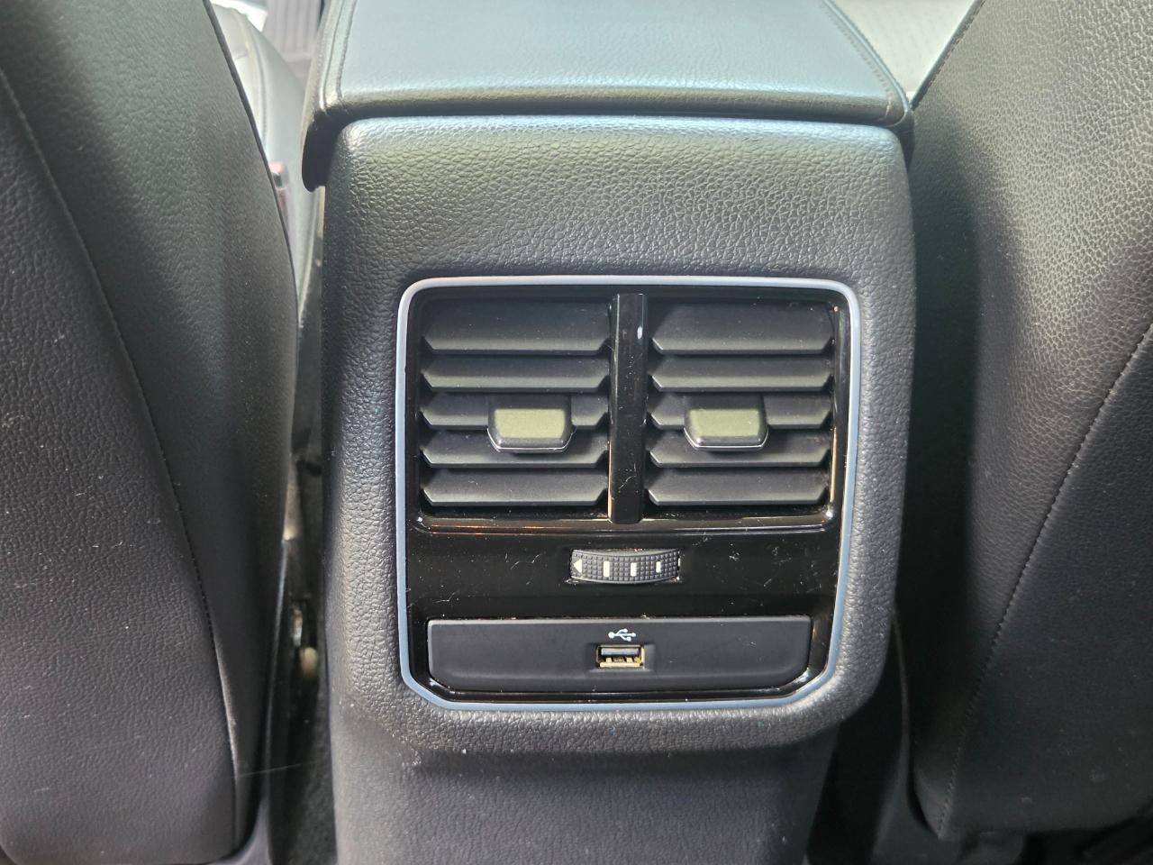 Volkswagen Passat 1.8T SE Auto 2017