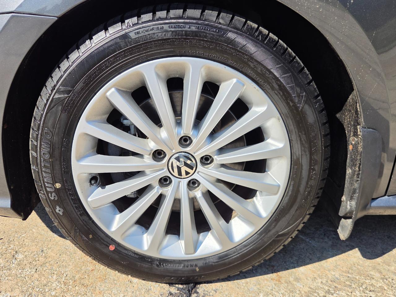 Volkswagen Passat 4dr Sdn 1.8T Auto SE PZEV 2016