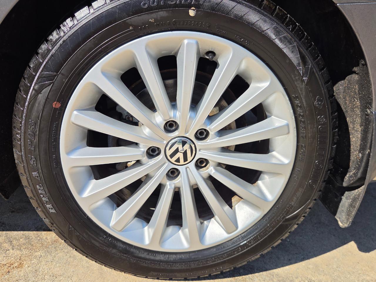 Volkswagen Passat 4dr Sdn 1.8T Auto SE PZEV 2016