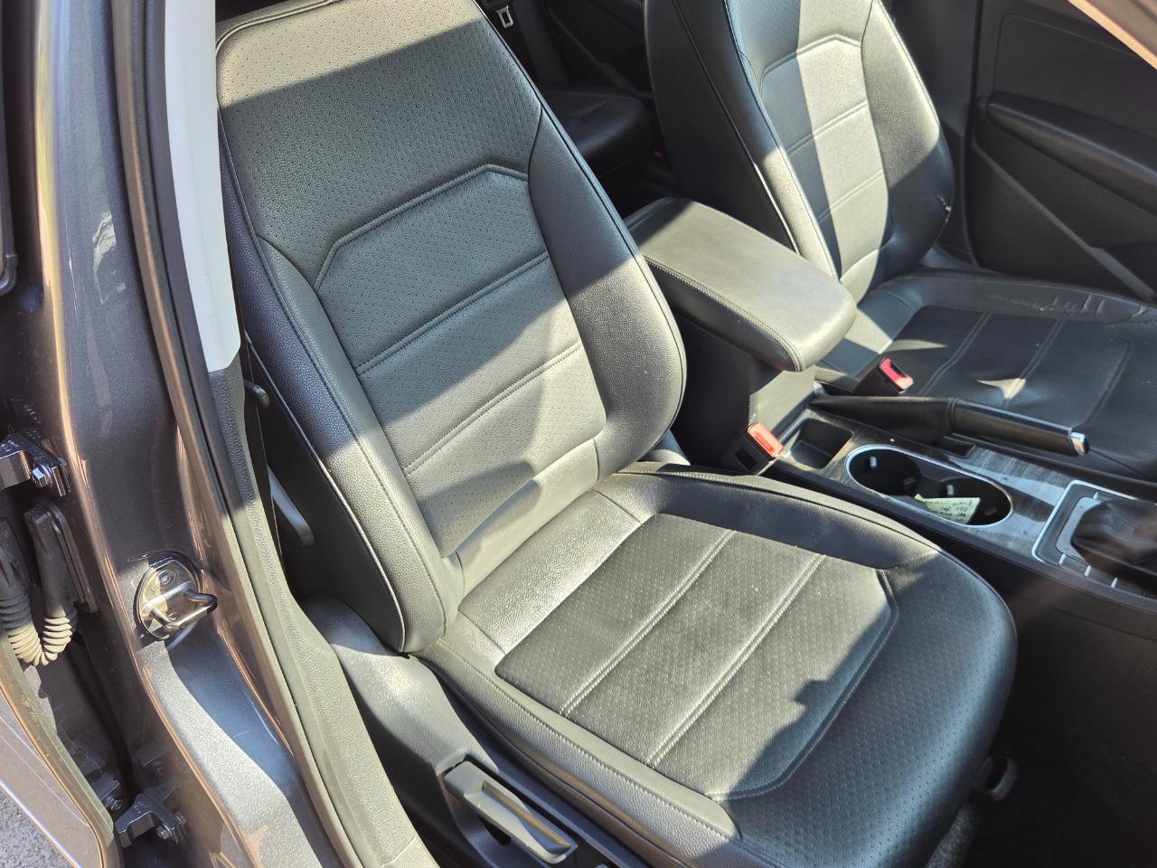 Volkswagen Passat 4dr Sdn 1.8T Auto SE PZEV 2016